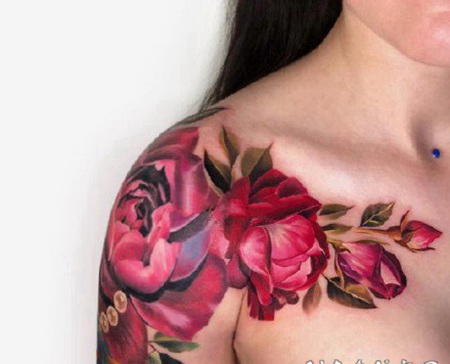 欧美花卉写实的1花朵纹身作品