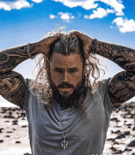 荷尔蒙爆棚的纹身型男帅哥套图图片