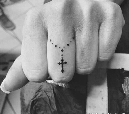 手指上的小纹身图片作品