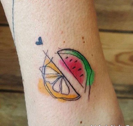 夏日清凉的小西瓜纹身图片