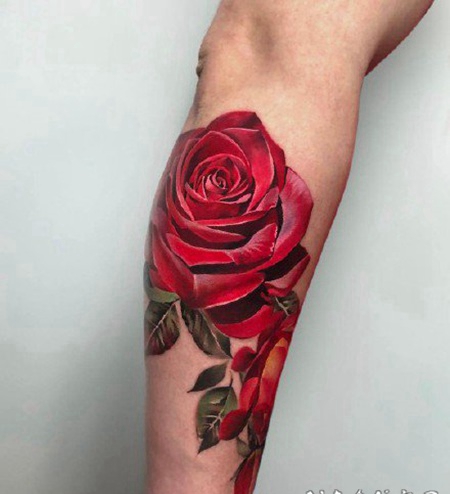 包臂包腿艳丽的1红玫瑰纹身图案