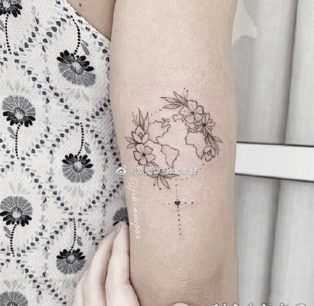 小清新的旅行地图主题纹身图片