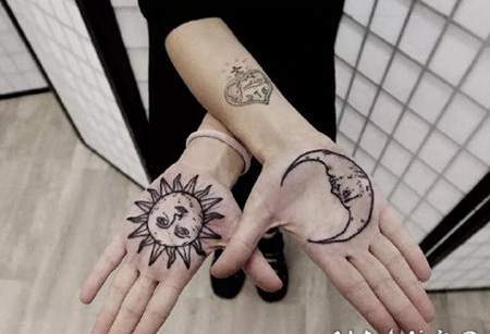 别出心裁的有趣手掌心的纹身图案
