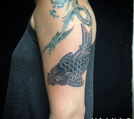 老传统鲤鱼纹身 鲤鱼主题的老传统纹身作品
