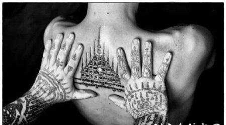 九塔幸运符纹身 九塔状佛经主题的泰国刺符纹身图案