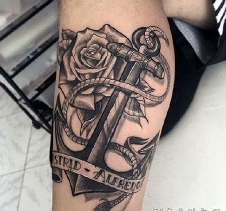 黑灰色的个性船锚纹身图片