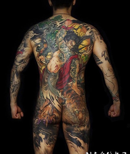 战无不胜，霸气伏虎罗汉大满背纹身