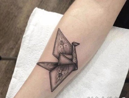 漂亮的1千纸鹤等折纸纹身作品