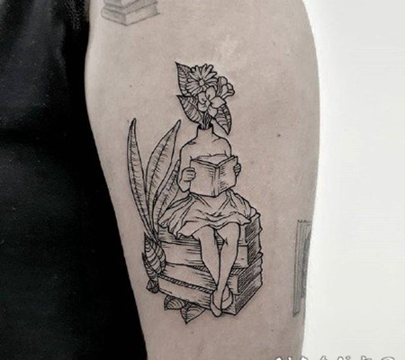 适合看书爱好者的书本纹身图案