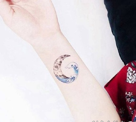 小清新的海浪浪花纹身图片