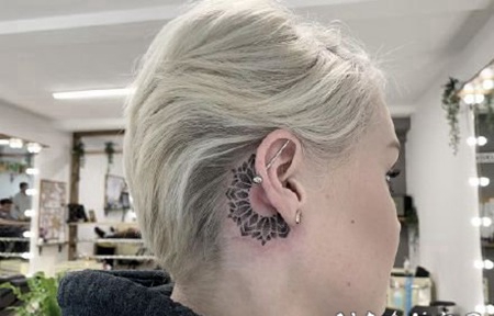 耳朵纹身 耳朵上的个性小纹身图片