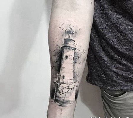 黑灰灯塔纹身 黑灰色灯塔主题的纹身图案