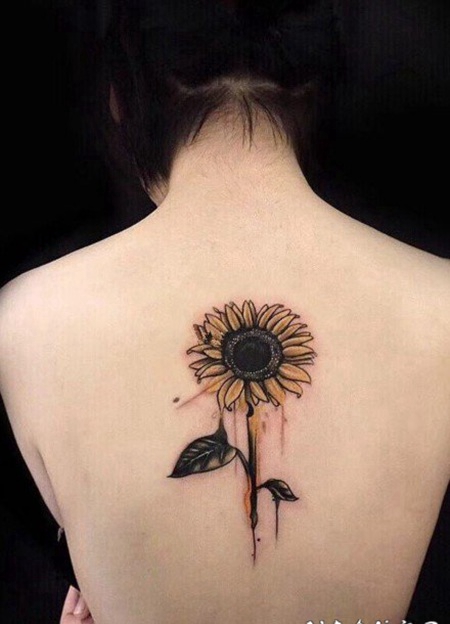 向阳花纹身 夏日艳丽的向日葵纹身图片