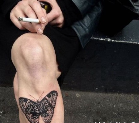 不错的黑色小蝴蝶纹身作品图