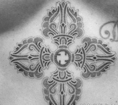 藏传佛教密宗符号的点刺纹身作品