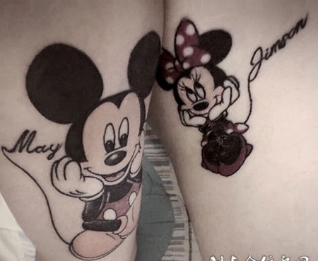 青梅竹马的爱情，情侣手臂米奇米妮卡通纹身