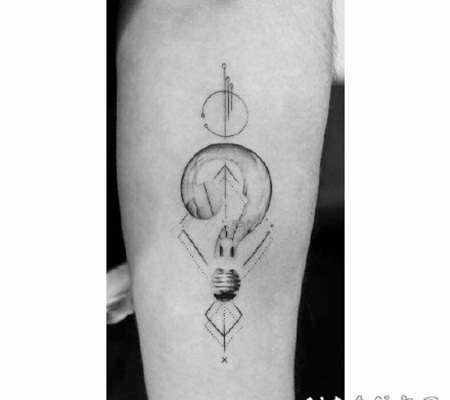 热气球和灯泡的创意纹身图片