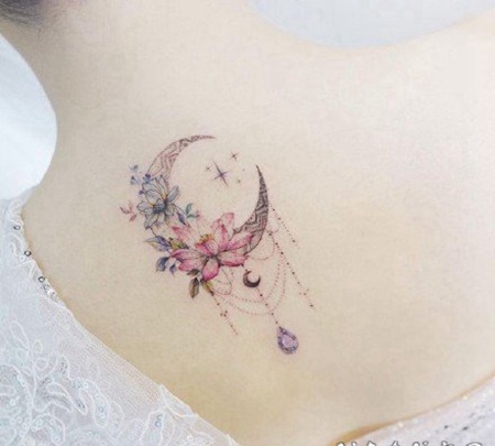 月亮纹身 适合女生的唯美小清新月亮纹身图案