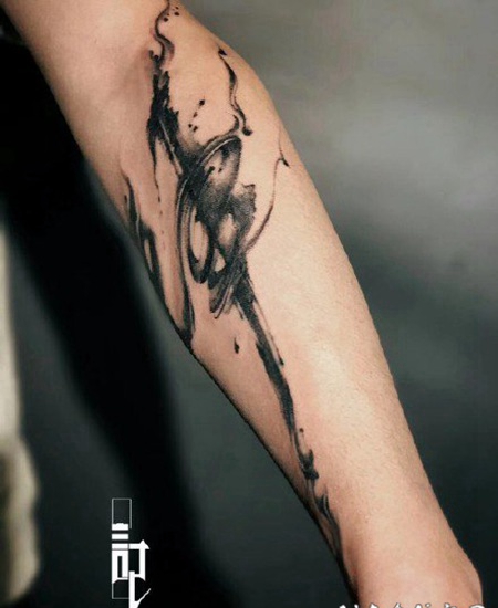 水墨刺青 水墨风的书法纹身作品图片
