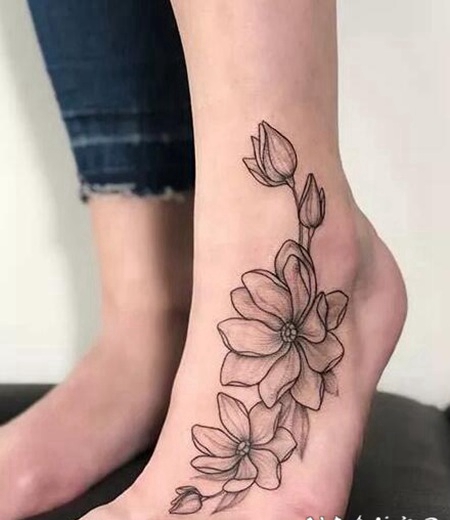 脚背纹身 适合女生脚背的小清新纹身图案