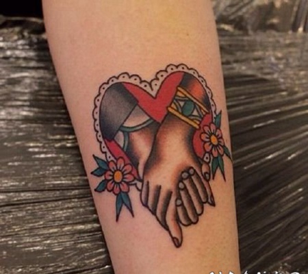 象征爱情的心形oldschool纹身图片