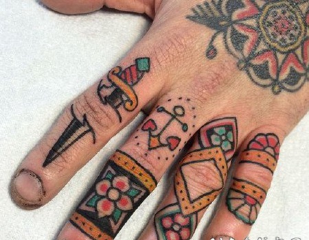 几根手指一起纹的school手指小纹身作品