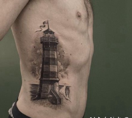 灯塔纹身 灯塔的作用是照亮前行的路