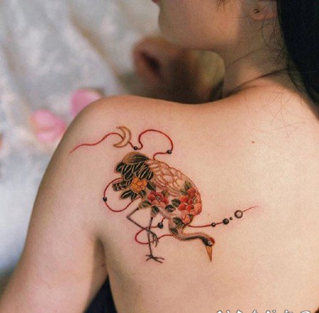 日式红色绳结主题的纹身图片