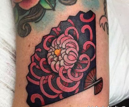 折扇纹身 纹身扇子主题的纹身图案