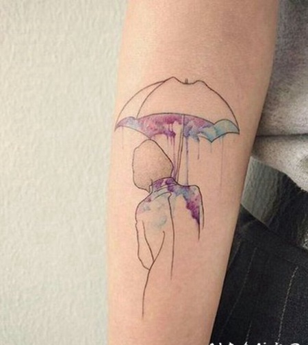雨中情 下雨天打雨伞主题的纹身作品图案