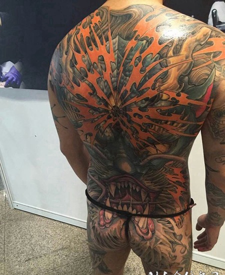 龙神之怒，大满背龙头霸气纹身