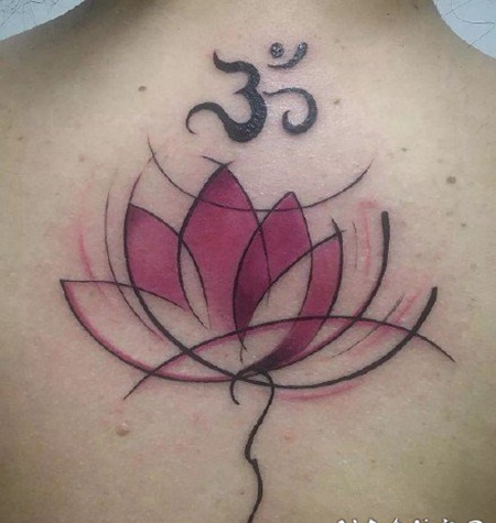 彩色花朵女生纹身图案欣赏