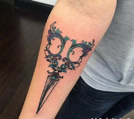 花式的剪刀纹身图案欣赏