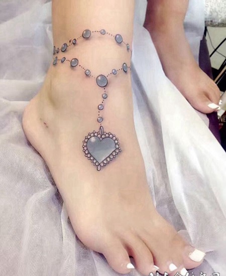 珠联璧合，脚踝处好看的珍珠脚链纹身