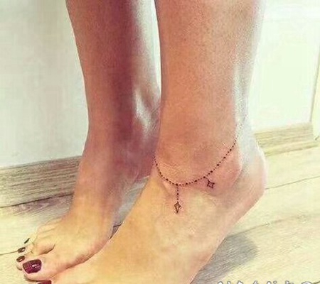 脚踝处的小清新纹身图片