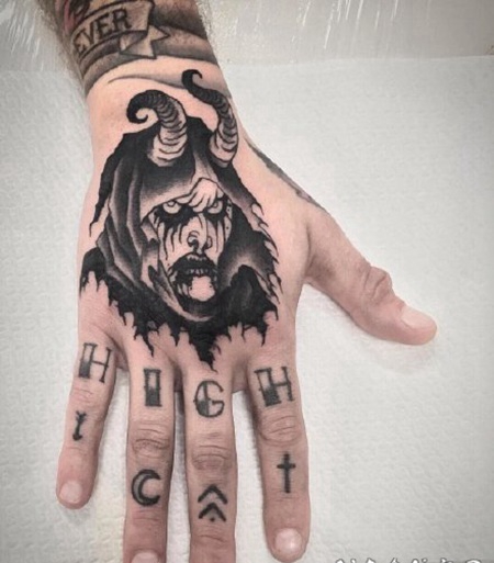 手背纹身作品 1大花手背的纹身图片赏析