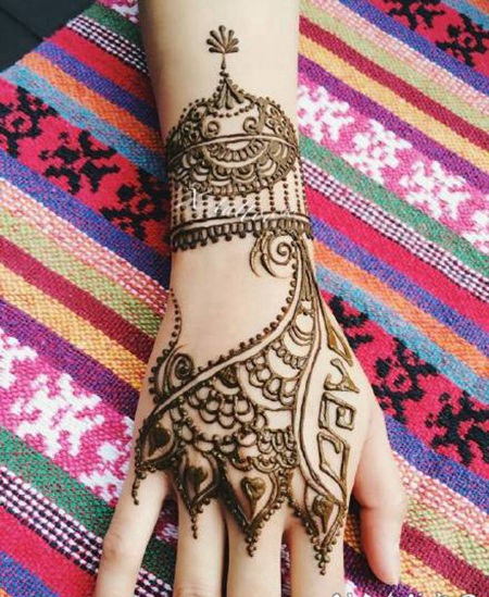 海娜纹身 印度的手背腿部海娜纹身图片