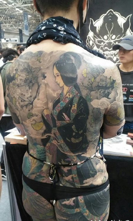 满背仕女纹身图片