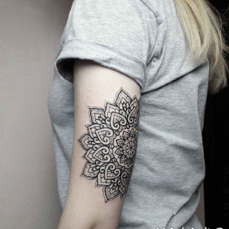 手肘梵花纹身 纹在手肘处的梵花点刺纹身作品
