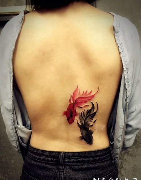 爱意永相随，腰部双鱼个性纹身