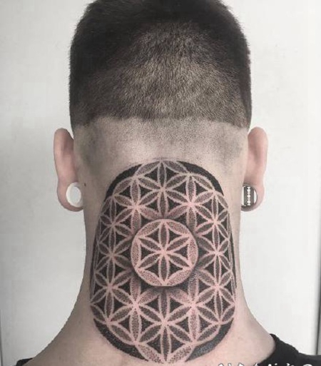 颈部和头部的个性点刺梵花纹身作品图案