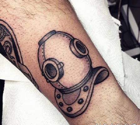 黑灰点刺欧美手臂纹身图案欣赏