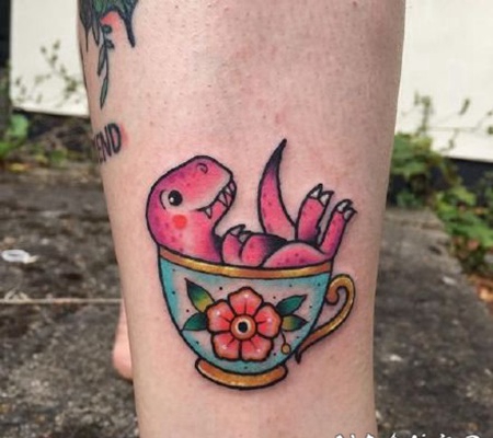 可爱风格彩色女生小纹身图案