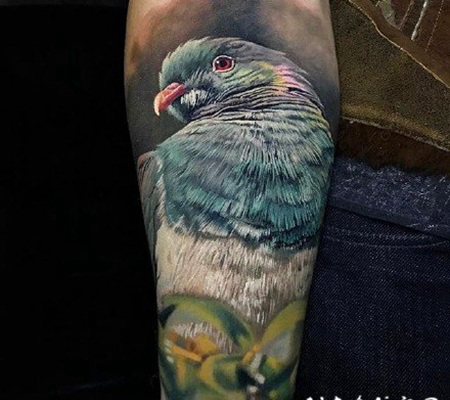 纹身鸽子图 象征和平的鸽子纹身图片