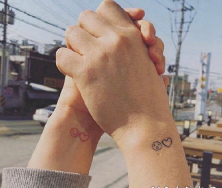 充满个性和简洁风格的友情情侣纹身欣赏