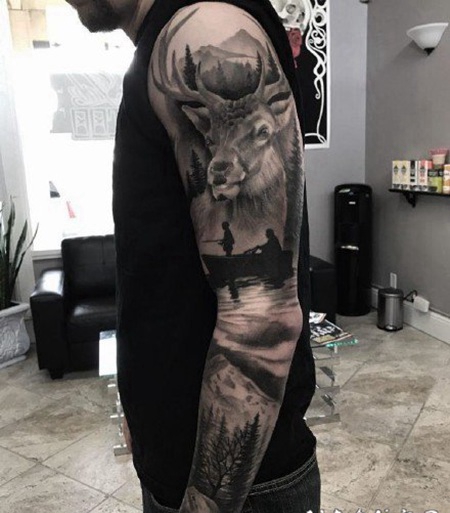 写实花臂纹身 写实风格的黑灰大花臂纹身作品