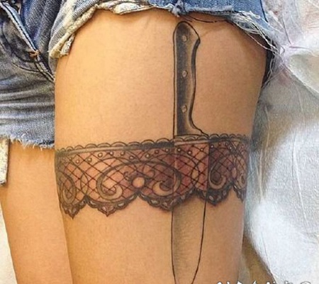 蕾丝纹身 性感的女性大腿上的蕾丝腿环纹身图片