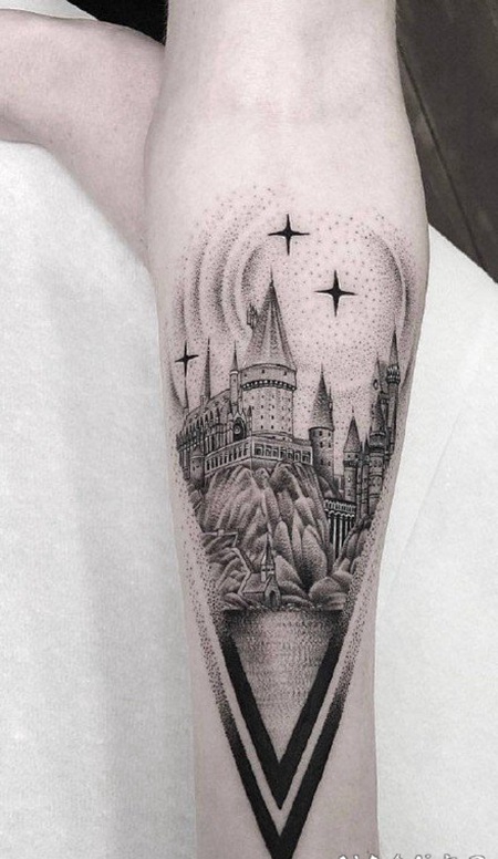 帅气的欧美包臂动物点刺纹身图案