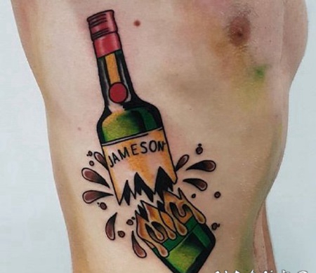 酒杯啤酒瓶题材的纹身图片