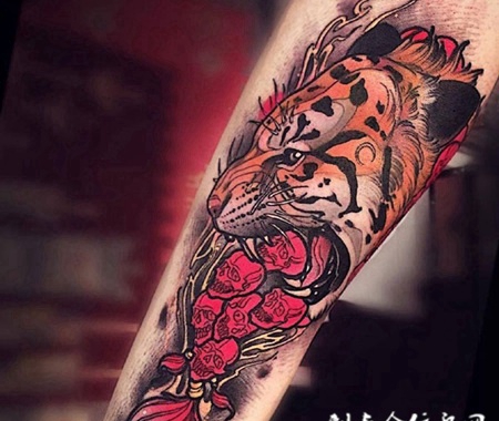 嗜血猛兽，手臂霸气虎头彩绘纹身